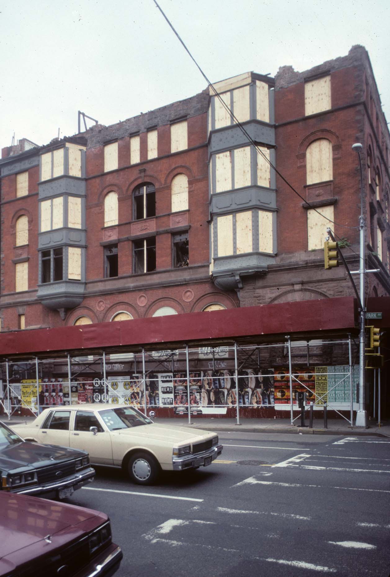 07_NW corner of Park Ave-DUP. at E.jpg