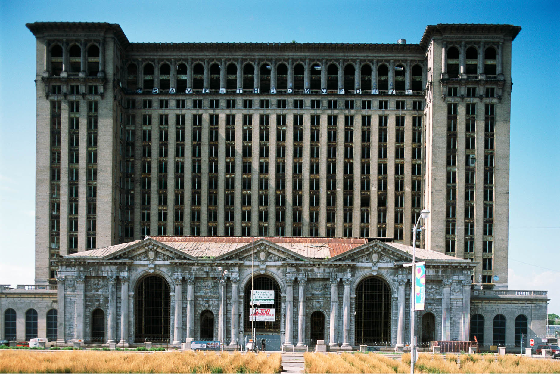 09_Former Michigan Central Railroad Station, Detroit, 2012_-DUP1.jpg