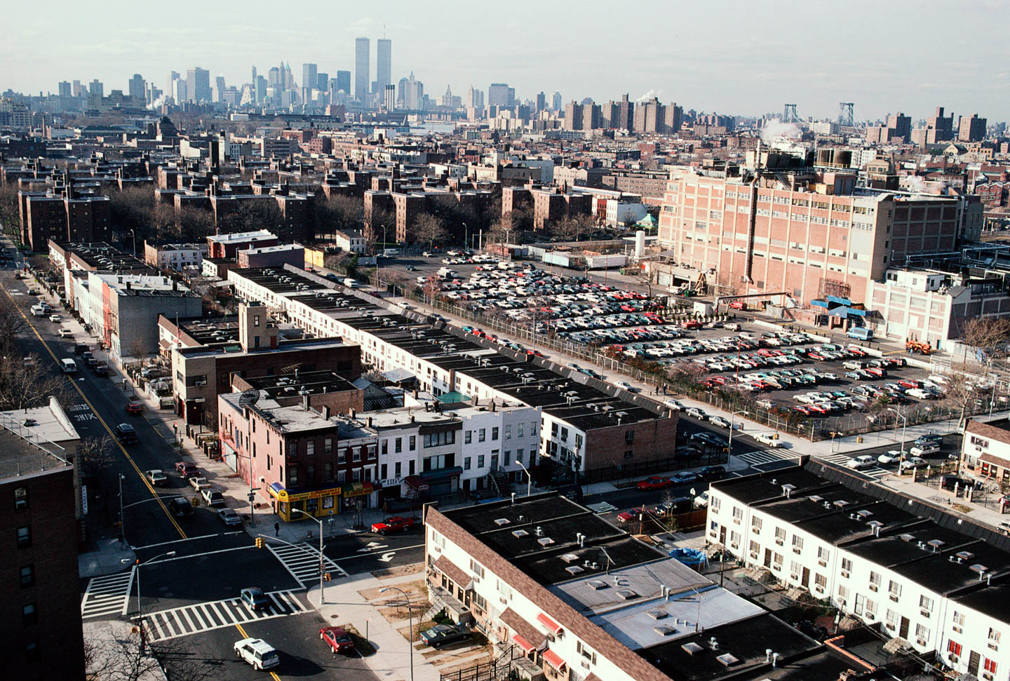 2-SouthwestviewfromtheTomkinsHousesParkAvenueandTomkinsAvenuePfizerPlantontherightBrooklyn1998_-