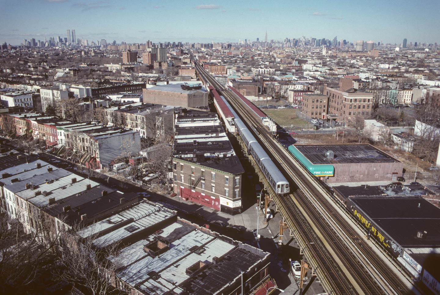 3-ViewwestalongBroadwayfromSumpterSt.Brooklyn1999_