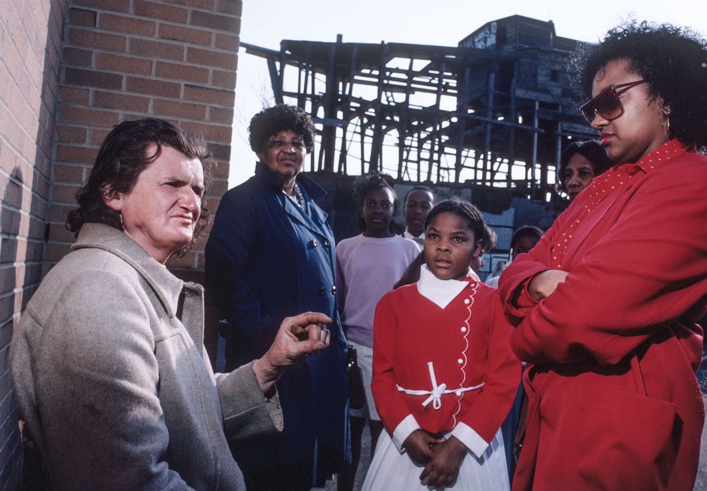 31-Kea speaking to visitors to the ark, Bergen St. at 14th Ave., Newark, 1987_
